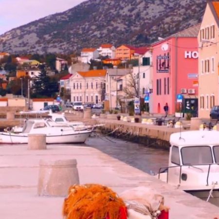 Sobe Kod Bakija Hotell Karlobag Eksteriør bilde