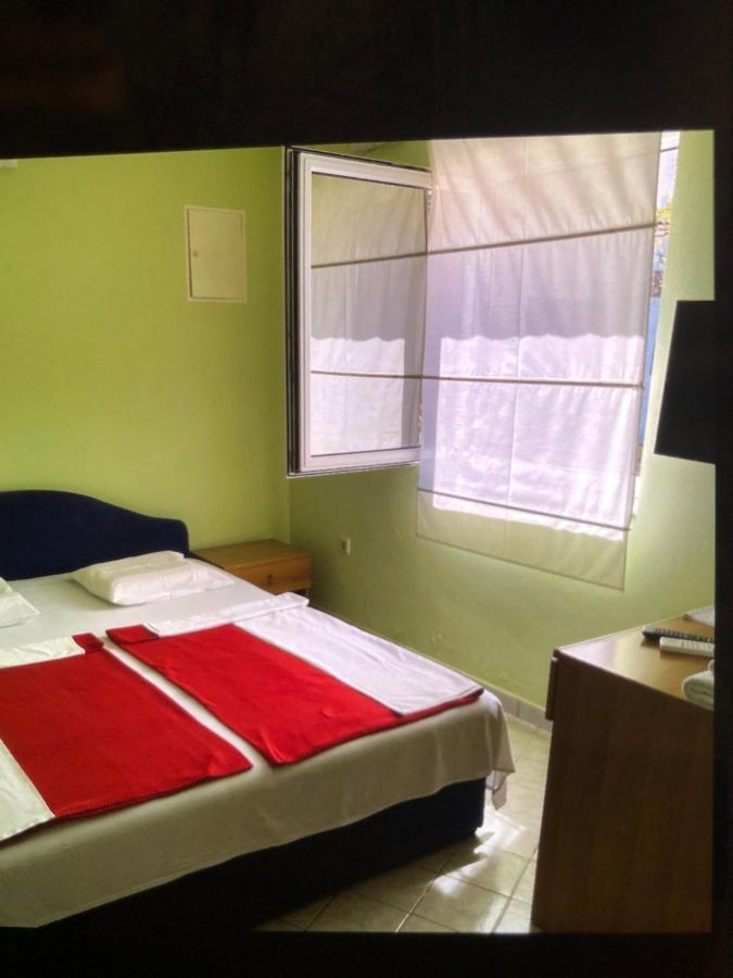 Sobe Kod Bakija Hotell Karlobag Eksteriør bilde